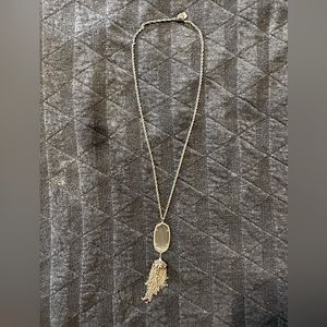 Kendra Scott Large Pendant. Grey.